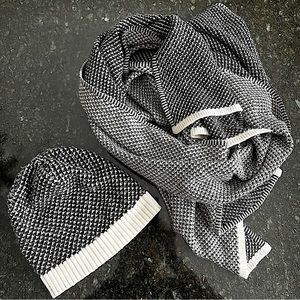 Banana Republic Italian Yarn 🧶 SET ✌️🏻 Hat & Scarf 🧣